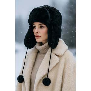 Gorro de Felpa Negro para Mujer con Pompón y Orejeras de Peluche Bere1103 - Negro - Product Image 3