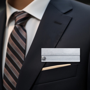 Badge con nome in metallo a forma personalizzata con codice QR inciso per i pass di sicurezza degli eventi - Product Image 4