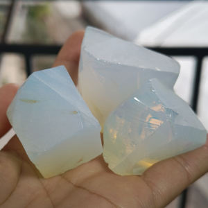 Blanco Ópalo # 001 Color Uncut Nanosital, Material Sintético Nano en Bruto, Piedras Nano para la Fabricación de Collares y Pulseras - Product Image 3