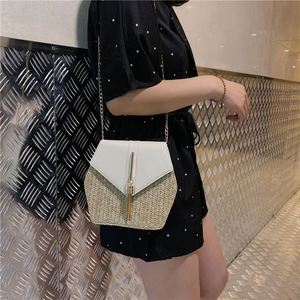 Sac à bandoulière mini en paille synthétique PP pour femme avec chaîne métallique – Collection été – Offre spéciale - Product Image 6