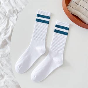 Tùy Chỉnh Cotton Crew Vớ Thể Thao Cho Nam Giới Phụ Nữ Chất Lượng Cao Cổ Điển Trắng Sọc Vớ - Product Image 3