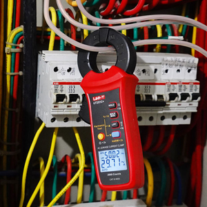 Pince ampèremétrique UNI-T UT251C+ haute sensibilité pour courant de fuite AC/DC 60A AC/600V Max, avec fonctions MAX/MIN, lampe torche et affichage double - Product Image 2