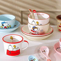 Service de table en céramique Snoopy pour une personne, motif dessin animé Peanuts, comprenant assiette, bol, tasse et cuillère, 4 pièces, pour usage domestique quotidien, cadeau