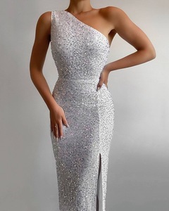 Abito Elegante da Donna Monospalla con Spacco Asimmetrico e Paillettes, Lungo fino al Pavimento, Scintillante, per Feste Diurne, Personalizzabile all'Ingrosso - Product Image 2