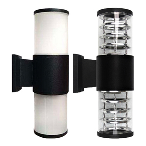 Placa de EE. UU. IP65 Lámpara de montaje en pared de doble cabeza impermeable con bases E27 para jardín al aire libre - Product Image 1