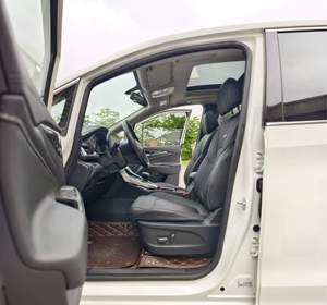 Voiture électrique commerciale hybride rechargeable automatique d'occasion, modèle April 2021 SAIC Maxus 1.3T Intelligent Enjoyment Edition Seven - Product Image 6