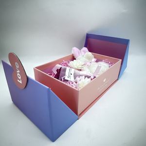 Scatola Regalo Rigida di Lusso Personalizzata con Doppia Porta Magnetica, Ecologica e Riutilizzabile, in Cartone Rigido con Rivestimento UV e Laminazione Opaca - Product Image 4