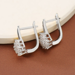 Wholesale 14K Gold Filled flower cluster <b>U</b> Shape Hoop earrings vvs GRA moissanite Jewelry for Women and <b>Men</b> - Product Image 4