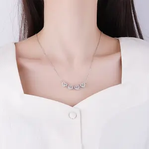 Collana di quadrifoglio a forma di cuore con gioiello raffinato 925 in argento Sterling Moissanite in due modi collana di trifoglio da donna