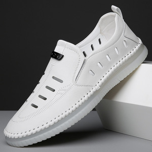 Chaussures bateau blanches pour hommes à enfiler, bout rond, semelle EVA respirante, chaussures décontractées d'été en cuir avec boucle décorative - Product Image 1