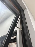 Fenêtre à battant en aluminium à rupture de pont thermique, double vitrage isolant, isolation phonique et thermique, pour hôtel