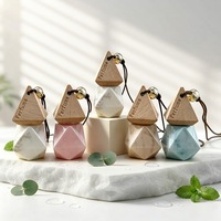 Bouteille de parfum suspendue rechargeable de 8 ml, diffuseur d'arômes en verre pour voiture, bouteille en verre avec couvercle en bois à vis