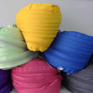 Vente en gros 5 #   Fermetures éclair en nylon noir à glissière auto-bloquante à extrémité fermée, longues chaînes, logo personnalisé, plastique durable pour vêtements et sacs - Product Image 5
