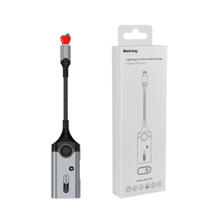 Adaptateur audio stéréo 2 en 1 avec prise 3.5mm et port de charge 2.4A pour <span class=keywords><strong>iPhone</strong></span> Adaptateur séparateur de prise pour écouteurs <span class=keywords><strong>Convertisseur</strong></span> de charge - Product Image 6