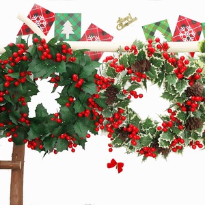พวงมาลาคริสต์มาสและพวงมาลัยประดิษฐ์พร้อมผลเบอร์รี่สำหรับตกแต่งบ้านต้นไม้เทียมติดประตูหน้าห้องเป็นมิตรต่อสิ่งแวดล้อม - Product Image 2