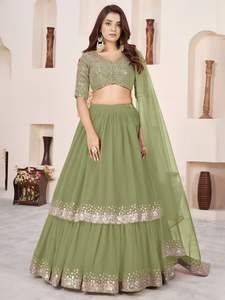 Lehenga Moderna Fluida Verde, Confeccionada en Georgette Suave con Bordado de Lentejuelas Plateadas, Elegancia Real, Brillo, Precio al por Mayor para Bodas - Product Image 4