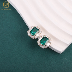Pendientes de Oro Sólido con Esmeralda de Zambia y Halo de Diamantes Cultivados en Laboratorio para Mujer, Regalo para Fiesta o Boda, de Fabricante de Joyería - Product Image 5