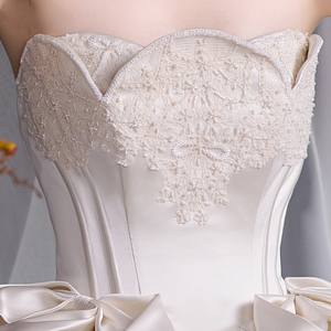 Vestido de Novia de Lujo QIUSHAFEI 2026 Estilo <span class=keywords><strong>Victoria</strong></span>, Color Marfil, Satén, Moderno, Escote Corazón, Cola Capilla, Sin Tirantes - Product Image 4