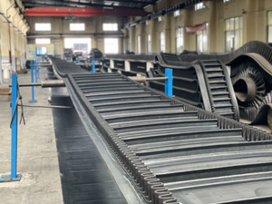 Courroie transporteuse en caoutchouc paroi latérale 1000mm ondulé incliné et raide manutention en vrac bord moulé anti-déversement ceinture d'élévation robuste - Product Image 6