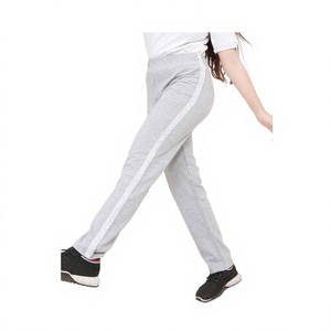 Pantalones deportivos de chándal para niñas al por mayor, tallas grandes, lisos o estampados, estilo casual, rectos, de punto lavado y transpirables. - Product Image 2