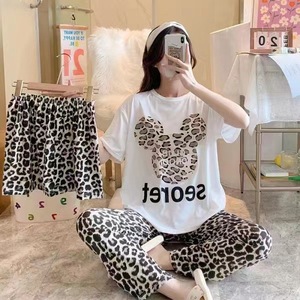 Pijamas de Satén para <span class=keywords><strong>Mujer</strong></span>, Verano, Nuevas, Casuales, Transpirables, Pantalones Cortos, Diseño Dulce de Dibujos Animados, Conjunto de Tres Piezas para el Hogar - Product Image 2
