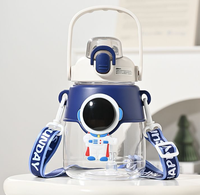 Mignonne bouteille d'eau en plastique astronaute de grande capacité tasse de l'espace étudiant garçon haute apparence avec paille pour enfants et adultes