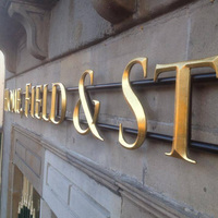Letras Tridimensionales Biseladas HS, Chapadas en Oro y Pulidas a Espejo, Adecuadas para Logotipos de Marcas de Alta Gama y Letreros Comerciales