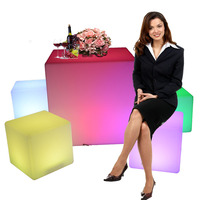 Sedia Cubo LED Illuminata da Esterno, 16 Colori Cangianti, Impermeabile, Arredo Bar, Seduta da Giardino, Sedia Cubo LED