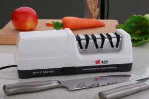 TAIDEA Smart Gadgets Utensilios de cocina Nivel superior TG2202 Afilador de cuchillos de cocina de acero de diamante eléctrico de 3 etapas - Product Image 5