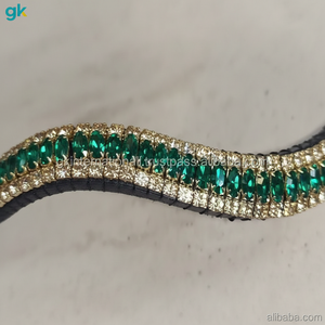 สายรัดหนังแท้สีดำชั้นเดียวลายหนังวัวมาพร้อมกับหินสีเขียวมรกตและโซ่โลหะคริสตัล - Product Image 1