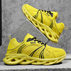 Chaussures de course pour hommes, baskets athlétiques noires, rouges et jaunes, semelle à lame creuse, maille respirante, chaussures de marche, chaussures de sport tendance - Product Image 5