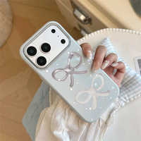 Coque de téléphone style coréen mignonne et douce avec motif fraise, nœud, fourchette et cuillère pour iPhone 18 Pro Max 17 16 15, avec protection de l'objectif et cadre large