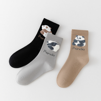Chaussettes brodées avec logo personnalisé OEM Vente en gros Nouveauté colorée Chaussettes unisexes drôles et mignonnes