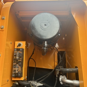 Excavatrice sur chenilles Hyundai HX300L d'occasion, 30 tonnes, pour travaux de construction lourds - Product Image 3