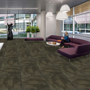 Piastrelle per moquette autoadesive rimovibili eco-friendly con rivestimento in bitume per pavimento commerciale per ufficio piastrelle per moquette - Product Image 4