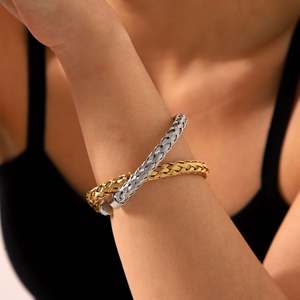 Bracelet manchette ouvert femme design simple X Bracelet fil de câble torsadé pour femme - Product Image 2