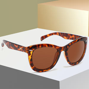 Nuevas gafas de sol para mujer con montura de tortuga, protección UV400, lentes de PC para salidas, conducción, protección solar, estilo moderno - Product Image 5