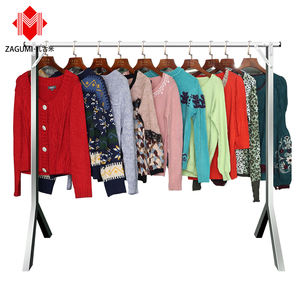 Contenedor de 20 pies de <span class=keywords><strong>Ropa</strong></span> Usada de Mujer (Sudaderas con Capucha y Suéteres) de Reino Unido y Canadá, <span class=keywords><strong>Ropa</strong></span> de Segunda Mano en Alemania, Holanda y Noruega - Product Image 1