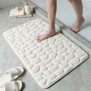 Alfombra de Baño Antideslizante con Relieve de Adoquín, Tradicional, de Poliéster, con Respaldo de Látex Acolchado, Resistente a las Manchas, Apta para Mascotas, Antimicrobiana - Product Image 1