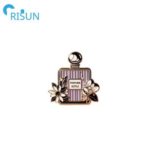 Fabrication de femme parfum émail broche insigne Logo personnalisé strass parfum <span class=keywords><strong>diamant</strong></span> paillettes parfumé bouteille épinglette - Product Image 3