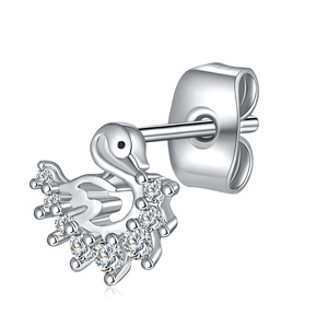 Orecchini alla moda in stile lusso con orecchini a forma di cigno - Product Image 1