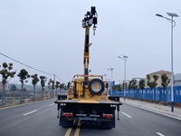 Truk Derek Flatbed Merek China dengan Knuckle Boom Crane, Truk Penarik, Truk Pengangkut, Kit Pengikat Traksi, Transportasi Tugas Berat