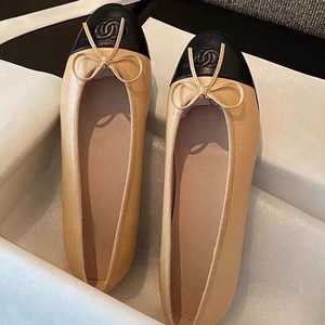 Zapatos planos de punta redonda cómodos y ligeros para mujer de la serie CC de marca original combinados con estilos de moda coloridos - Product Image 5