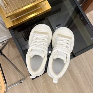 Calzado Deportivo de Lujo con Cordones de Malla, Personalizado por Diseñadores de Marca, de Alta Calidad, Moderno y Duradero, con Amortiguación - Product Image 4