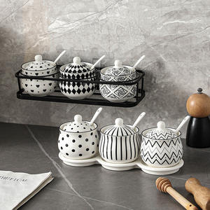 Ensemble de pots à épices en céramique de luxe style Hepburn, pots à assaisonnements en porcelaine nordique pour sel et sucre, vente en gros, marque personnalisée sur mesure - Product Image 1