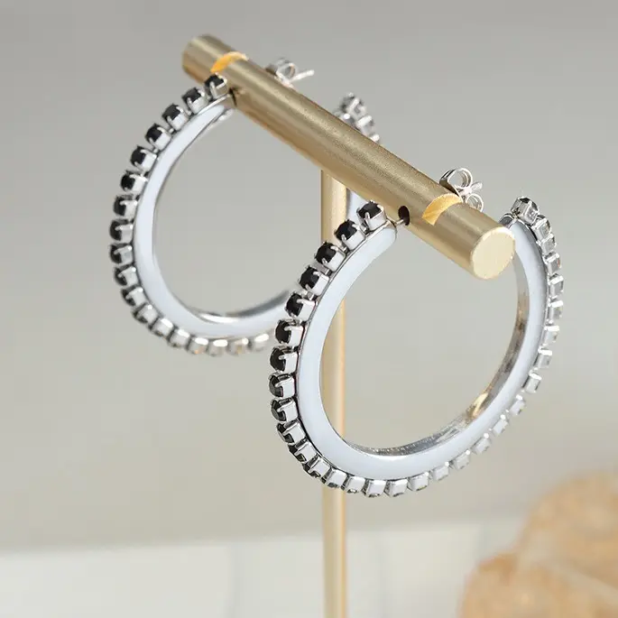 Delicado preto e branco zircão luxo jóias cc aço inoxidável mulheres trendy hoop brincos boucle d oreille acier inoxydable