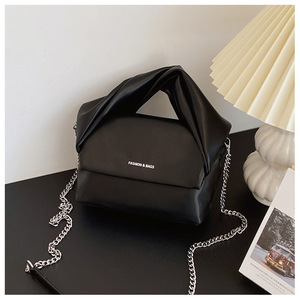 Hot Selling Designer PU Leather Pleated Hand Held Handle Chain Women Shoulder Crossbody Bag Fashionable Texture - Product Image 5
