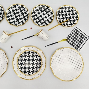 ชุดอุปกรณ์จัดงานวันเกิดธีมรถแข่ง DAMAI สีดำขาว แบบใช้แล้วทิ้ง คุณภาพพรีเมียม  ประกอบด้วย ถ้วยกระดาษ ผ้าเช็ดปาก จาน - Product Image 4