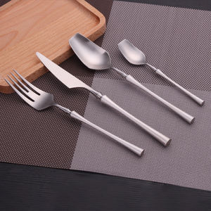 Ensemble de couverts dorés forgés au design carré 4 PCS Vaisselle de luxe écologique <span class=keywords><strong>Portugais</strong></span> Européen pour les restaurants/cafés de vacances - Product Image 2