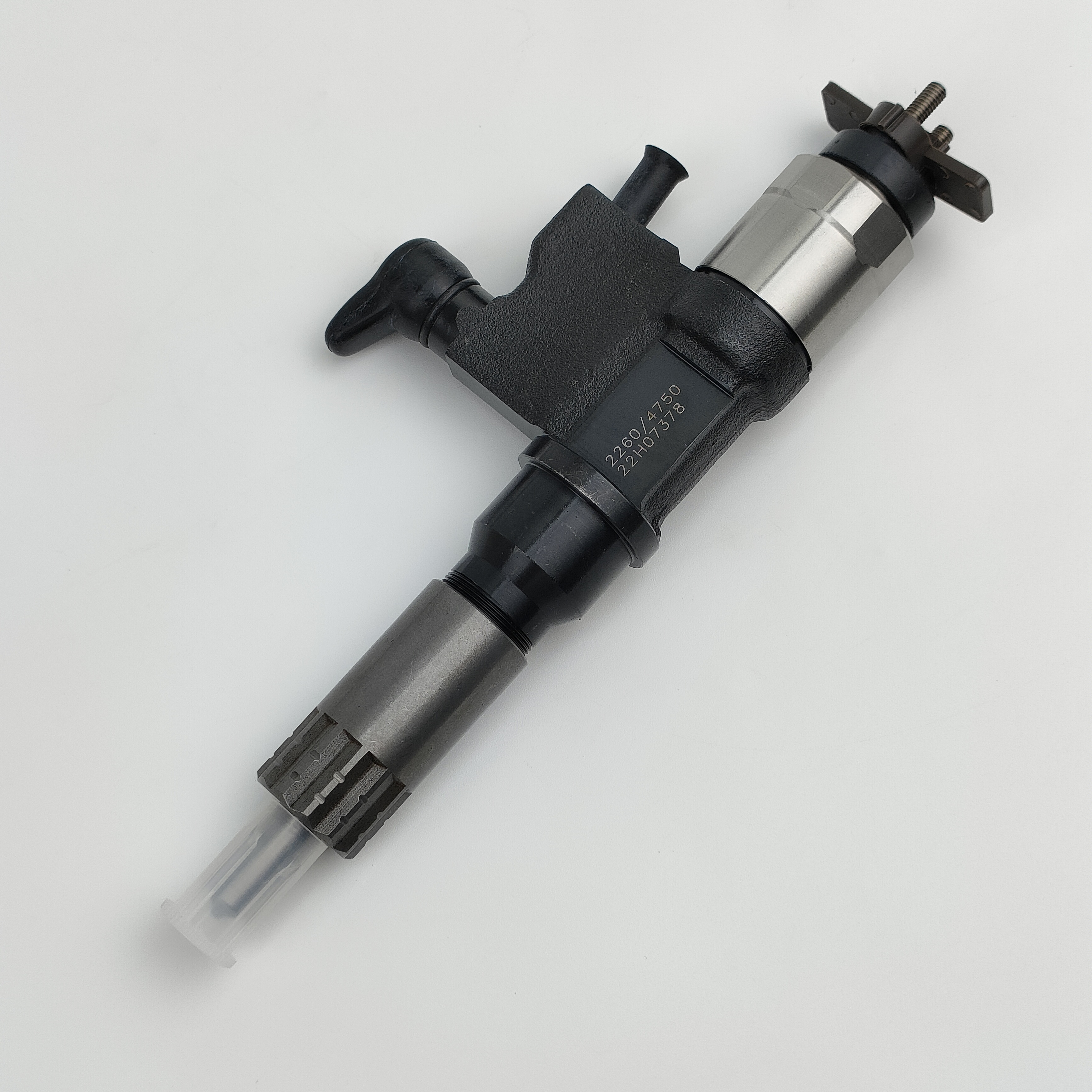 9709500-680 common rail injector 095000-6800 for Kubota V3800DI engine diesel fuel injector  095000-6800 1J500-53050 1J574-53050